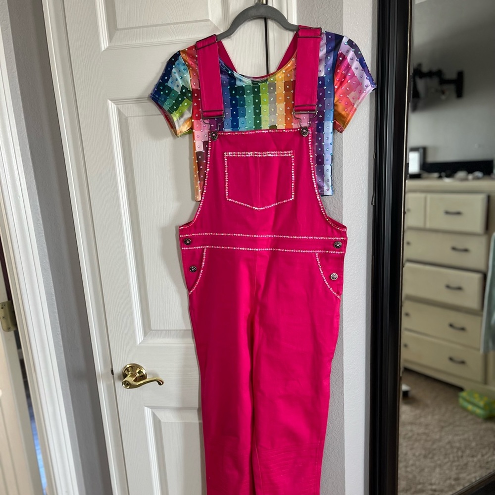 Dance costume for tap.